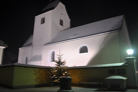 Neue Kirchenanstrahlung für die Pfarrkirche Sallingstadt