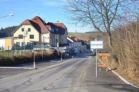 Die neugestaltete Ortseinfahrt von Sallingstadt