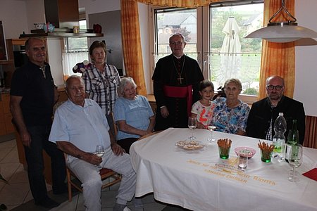 Familie Hipp mit Weihbischof Dr. Anton Leichtfried