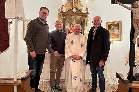 Ortsvorsteher Markus Rabl, Vizebürgermeister Günther Prinz, Pater Daniel Gärtner, Bürgermeister Josef Schaden