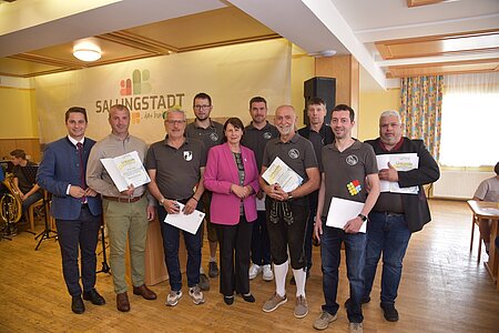 Nationalrat Lukas Brandweiner, Dietmar Hipp, Anton Hipp, Markus Rabl, Obfrau Dorf- und Stadterneuerung Maria Forstner, Alexander Scheidl, Bgm. Josef Schaden, Gerhard Haider, Thomas Ruß, Harald Zauner