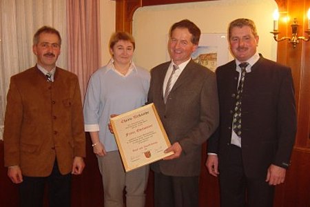 Vizebürgermeister Schnabl, Bettina und Franz Edelmaier, Bürgermeister Hölzl
