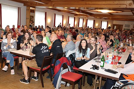 Ausverkauft war diesmal der Kultur- und Veranstaltungssaal der Marktgemeinde Schweiggers