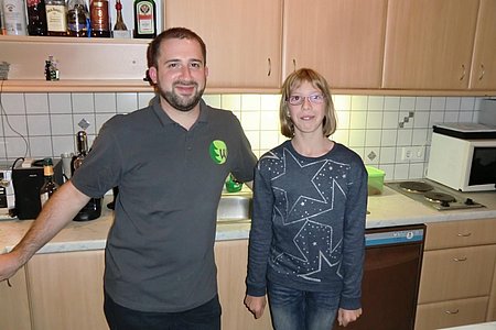In der Dorfhaus-Küche hatten Obmann Harald Gretz und Cornelia Haider stets viel zu tun.