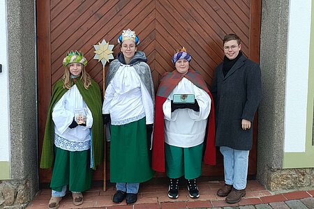 Astrid Krecek, Nina Danzinger und Josef Danzinger waren mit Bernhard Krecek auch in den Ortschaften Walterschlag und Windhof unterwegs (nicht am Bild: Begleitperson Christina Dum)