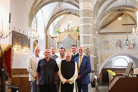 Reinmar Wolf, Johannes Layr, Harald Krapfenbauer, Markus Stunder, P. Daniel Gärtner, Alexander Scheidl und Bgm. Josef Schaden