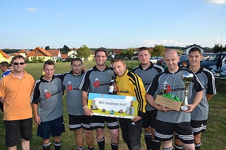 Die Mannschaft "Kastner" erhielt einen Pokal für den 2. Platz.